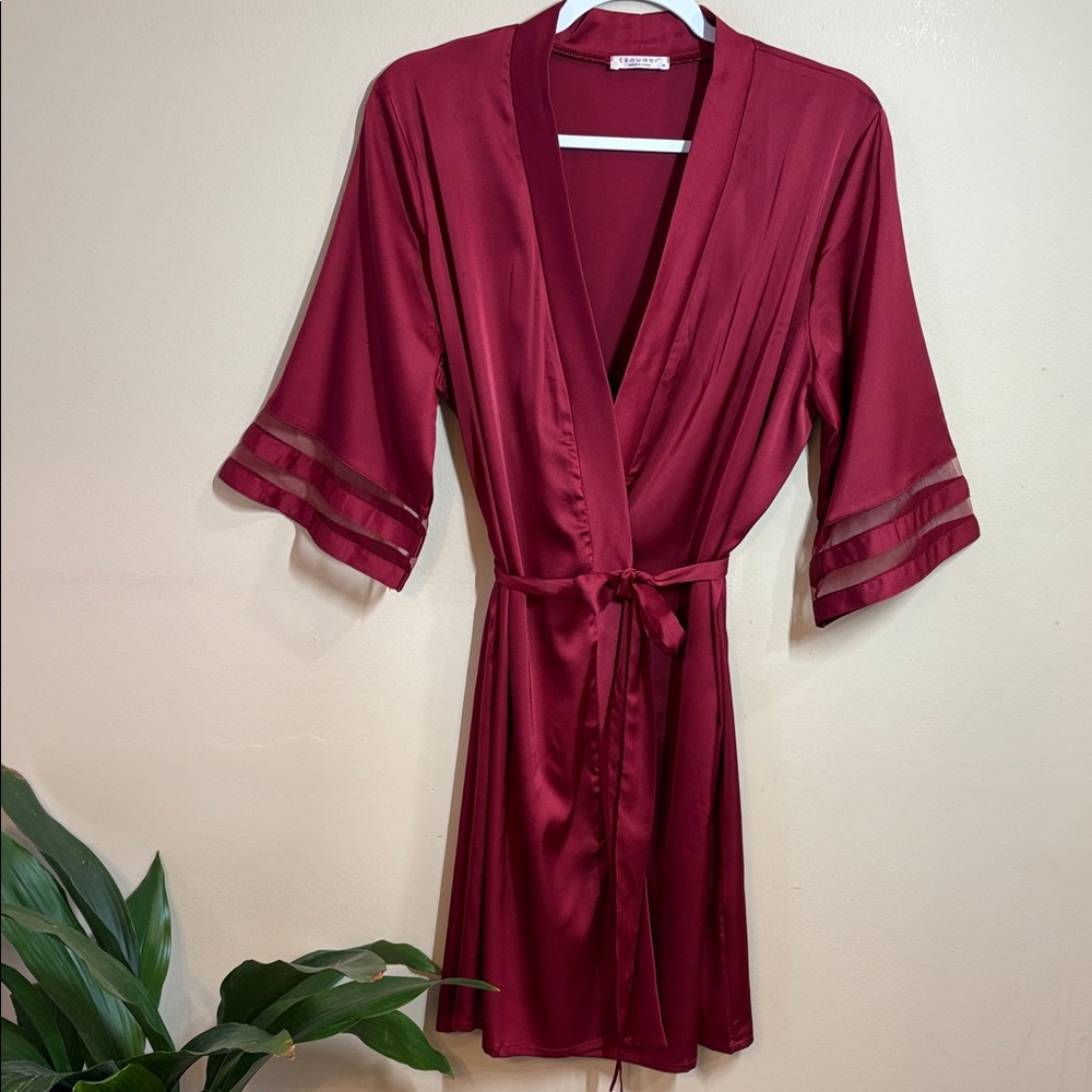 Elegant Ekouaer Burgundy Satin Robe, Medium